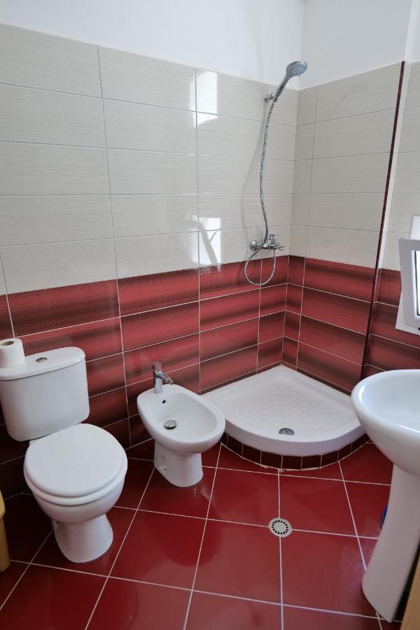 Vlorë Almare Apartments מראה חיצוני תמונה